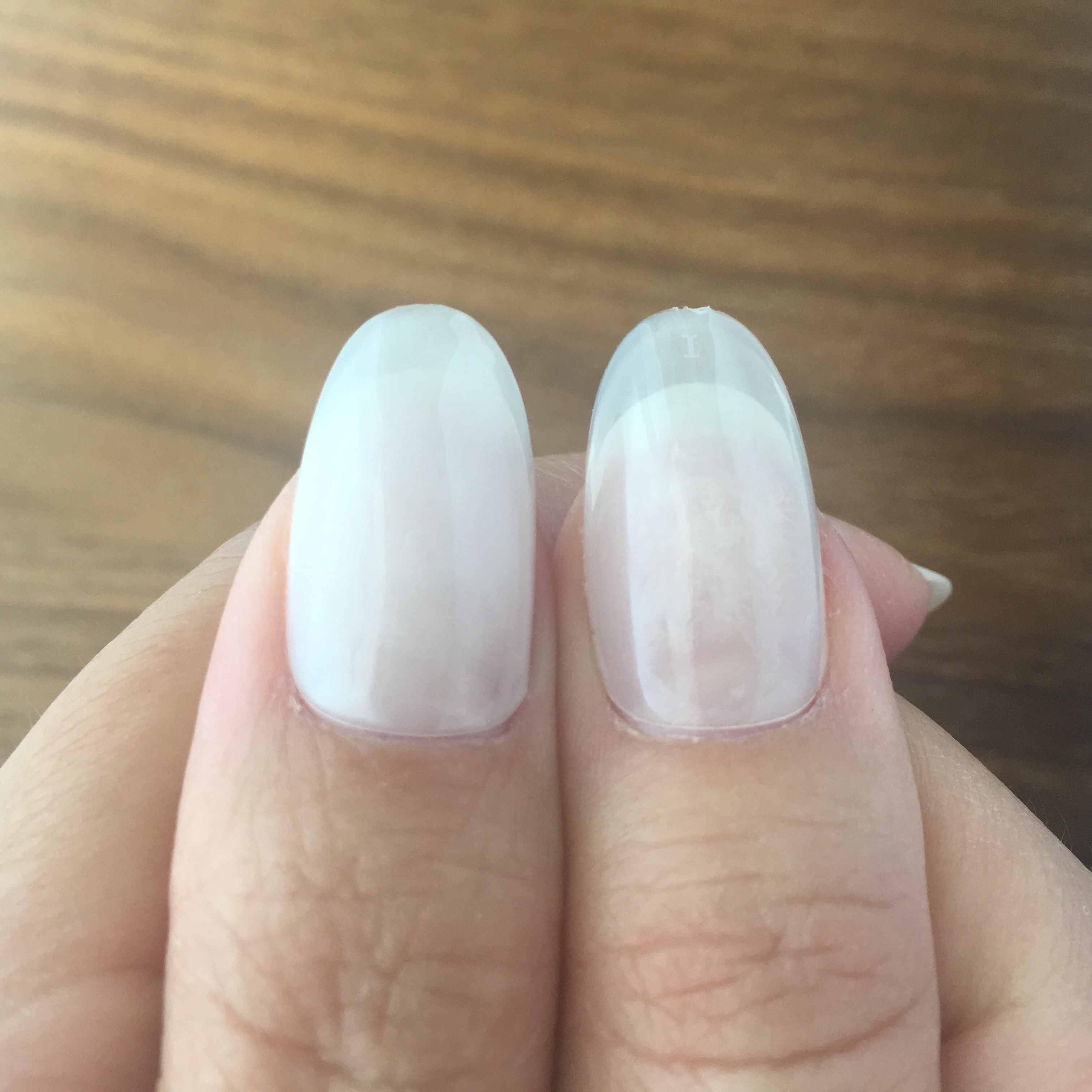 透明デザインのネイルチップ見た目
